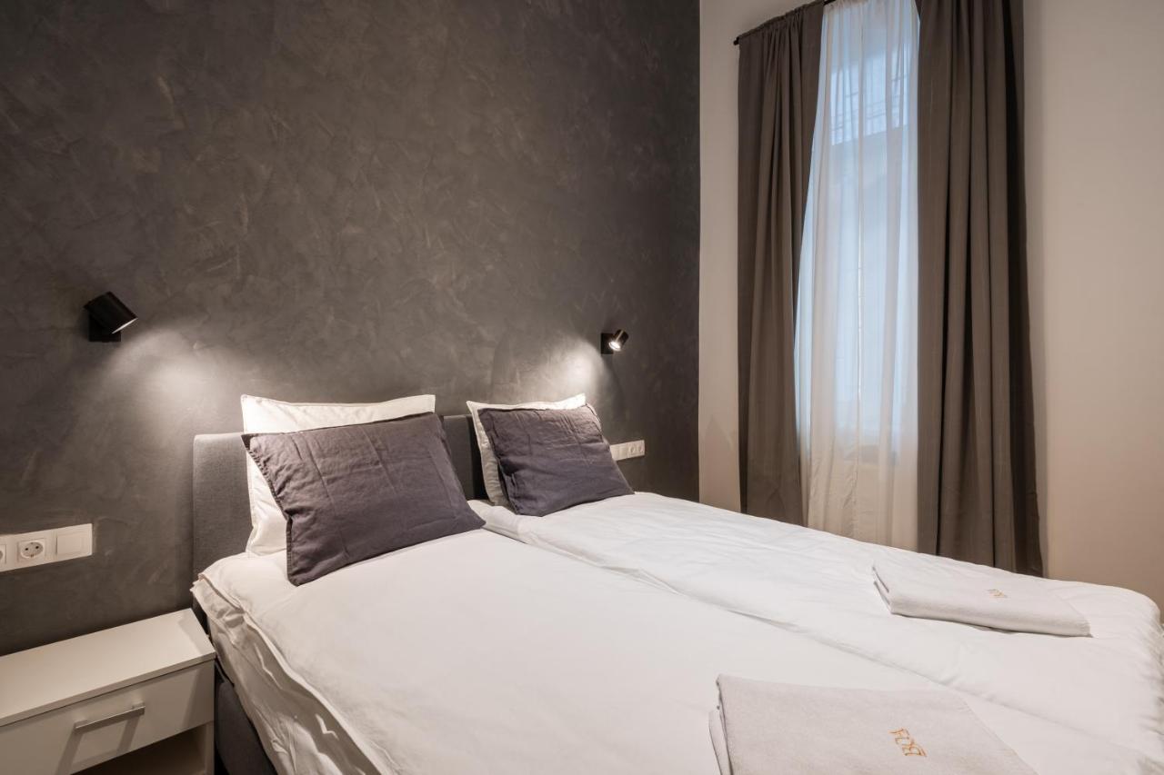 K10 - Kazinczy Street Heritage Suite - Best Location By Bqa 布达佩斯 外观 照片