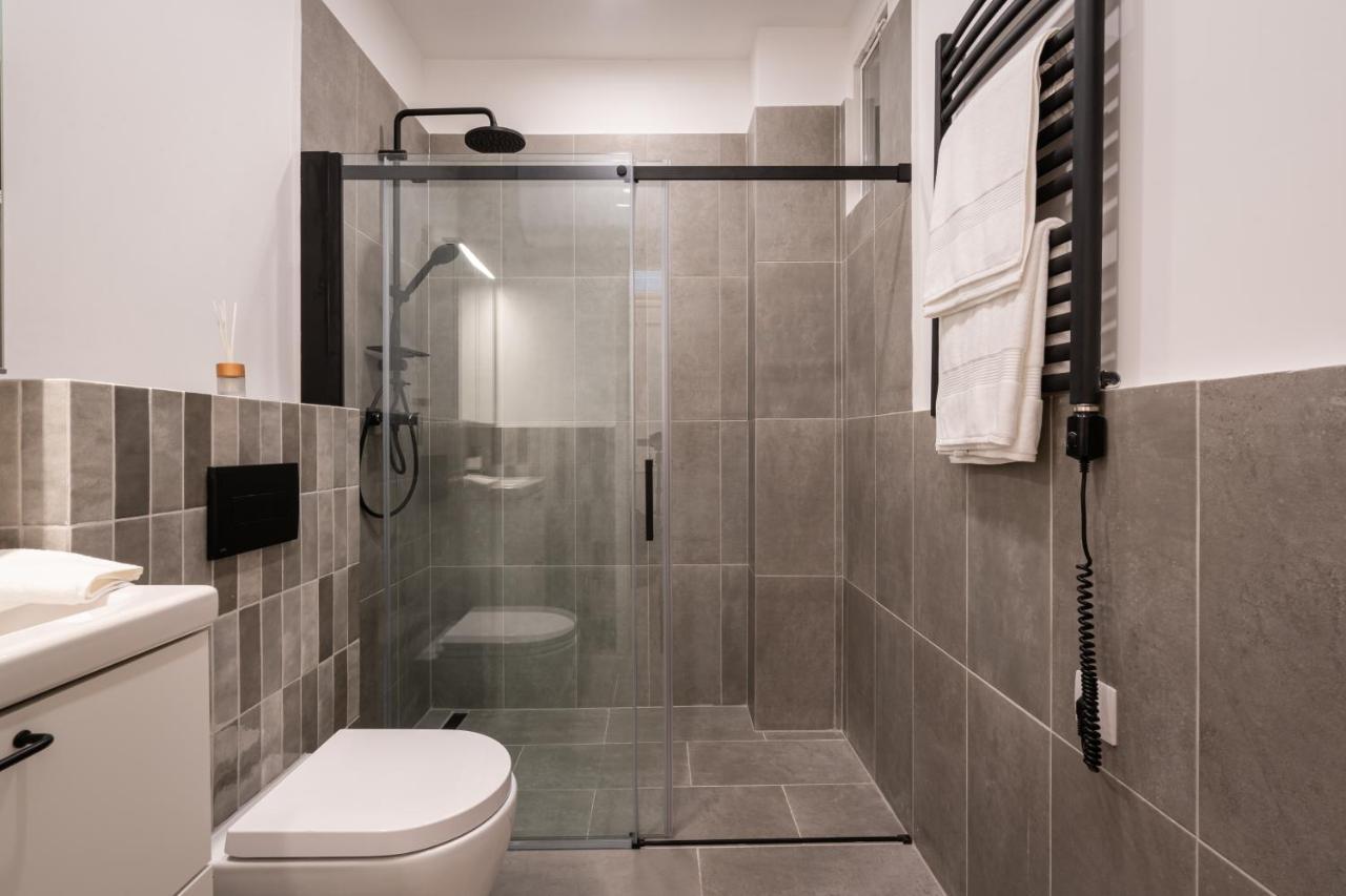 K10 - Kazinczy Street Heritage Suite - Best Location By Bqa 布达佩斯 外观 照片