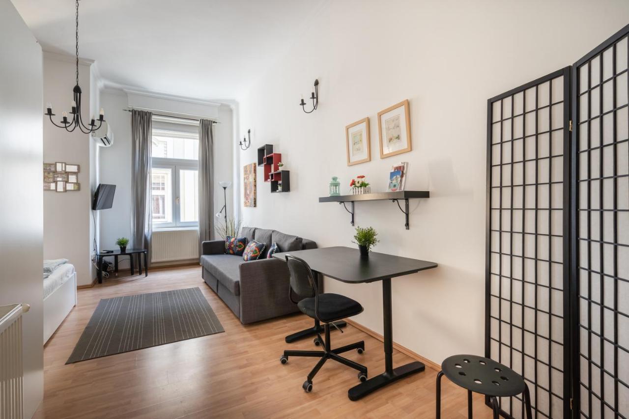 K10 - Kazinczy Street Heritage Suite - Best Location By Bqa 布达佩斯 外观 照片