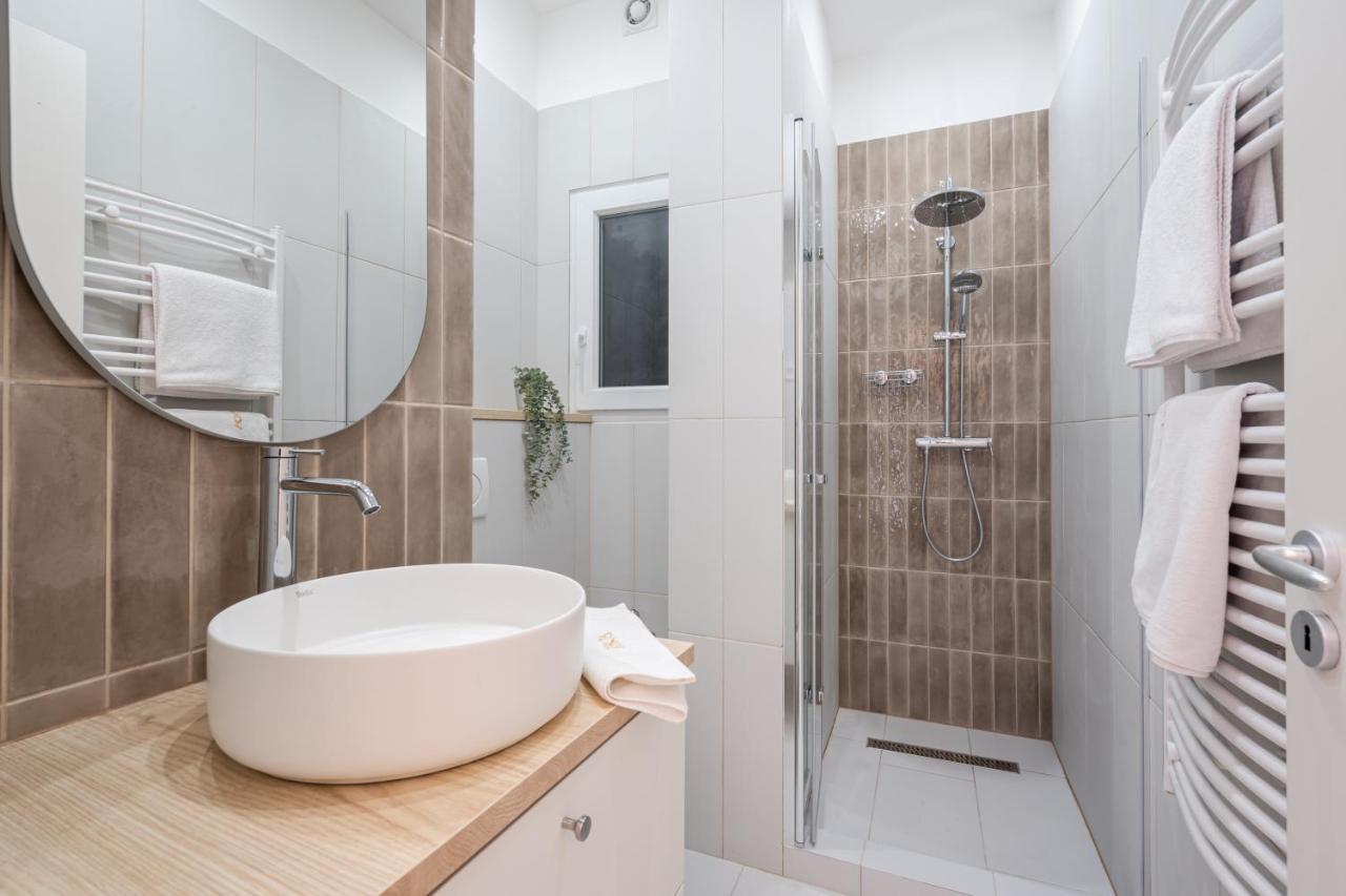 K10 - Kazinczy Street Heritage Suite - Best Location By Bqa 布达佩斯 外观 照片