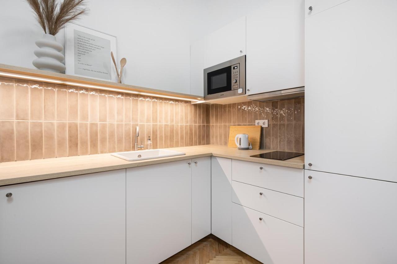 K10 - Kazinczy Street Heritage Suite - Best Location By Bqa 布达佩斯 外观 照片