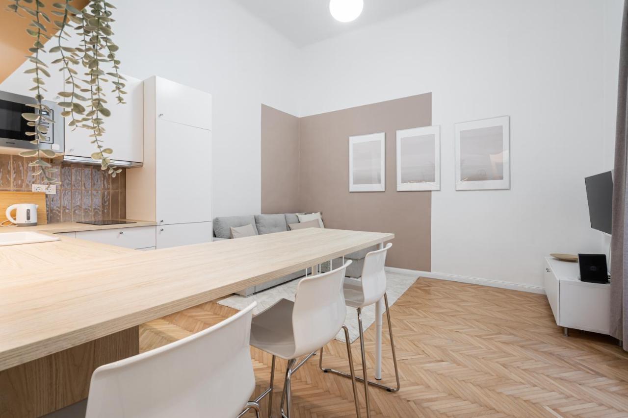 K10 - Kazinczy Street Heritage Suite - Best Location By Bqa 布达佩斯 外观 照片